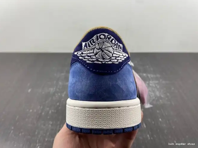 Rep LUCY TRAVIS 1 X JORDAN SCOTT CUSTOM AIR DM7866-808 0524
